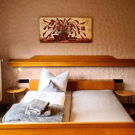 Zi03 Doppelzimmer Schoenblick Mit Balkon